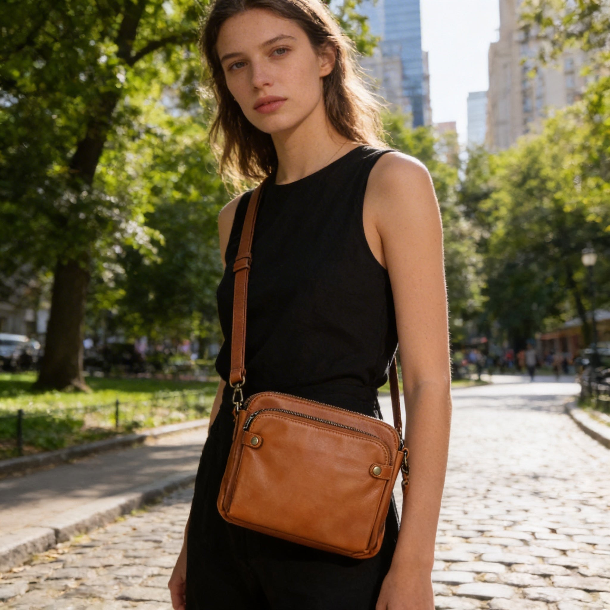 Elise | Women’s Crossbody Bag With Compact Structure And Secure Top Zip | Timeless