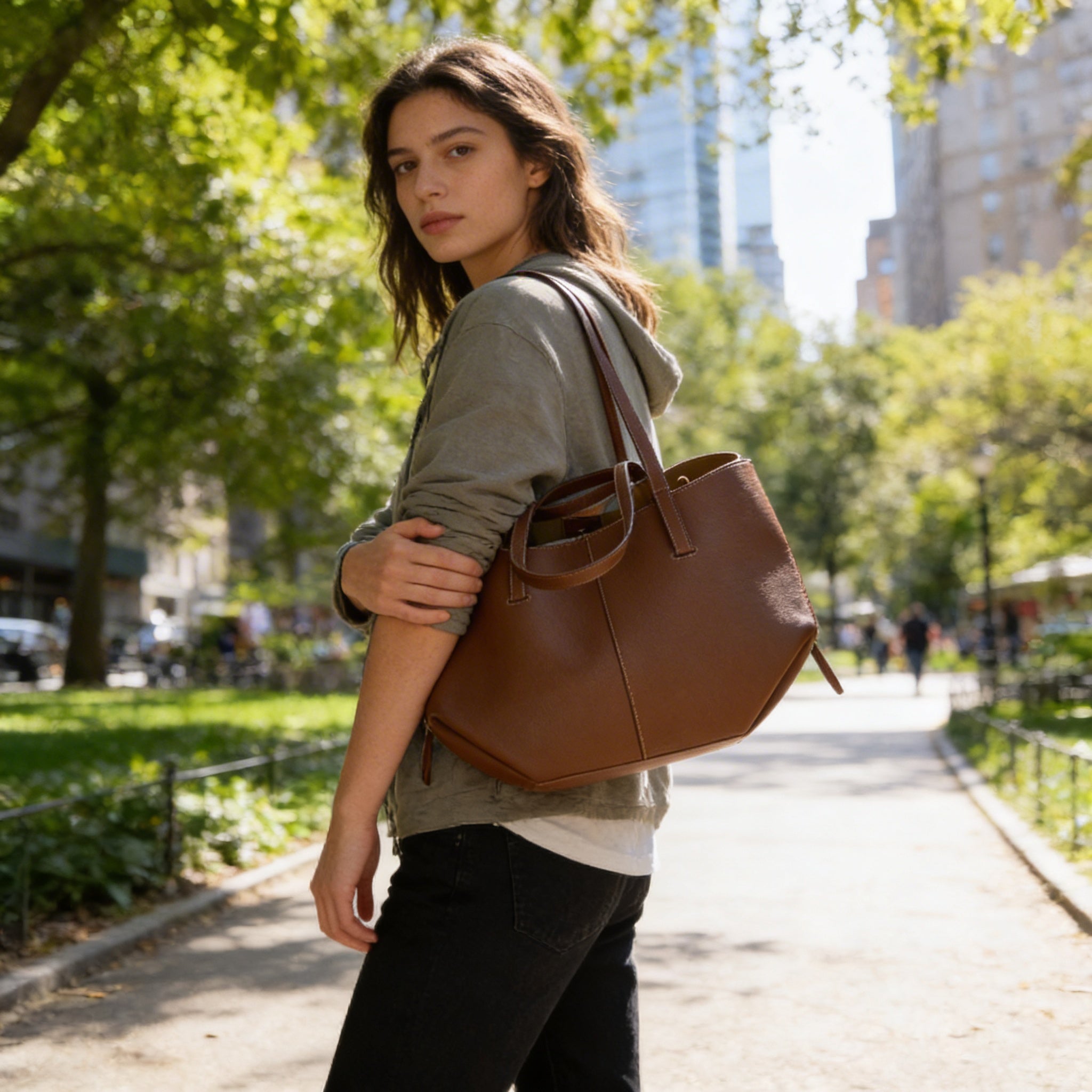 Sienna | Women’s Tote Bag With Tailored Structure And Sleek Long Straps | Refined Designs!